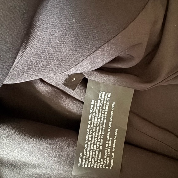 Theory DB Ribbed-Waist Blazer in Admiral Crepe Black in Size women’s 2 - Picture 9 of 9